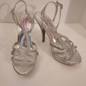 Unlisted A Kenneth Cole Production Hour Friend Silver Glitter Heels in Size 8
